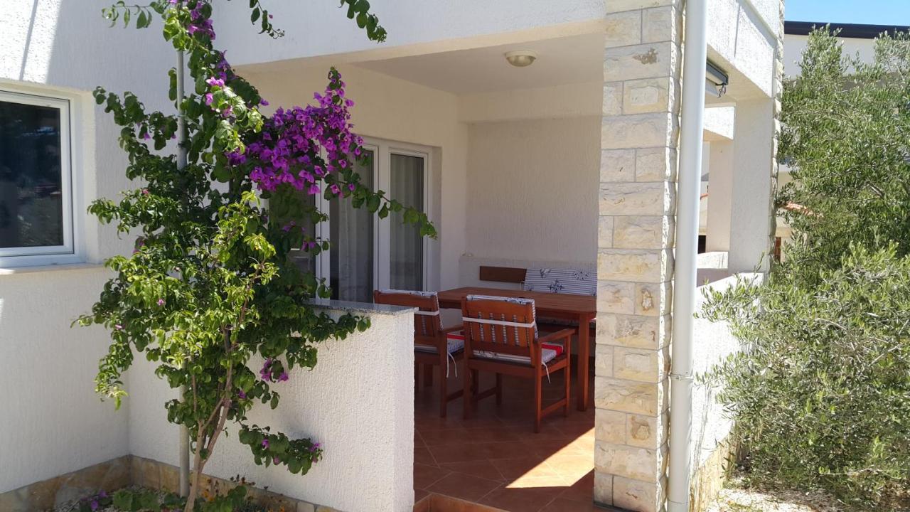 Apartments Natasa วีร์ ภายนอก รูปภาพ