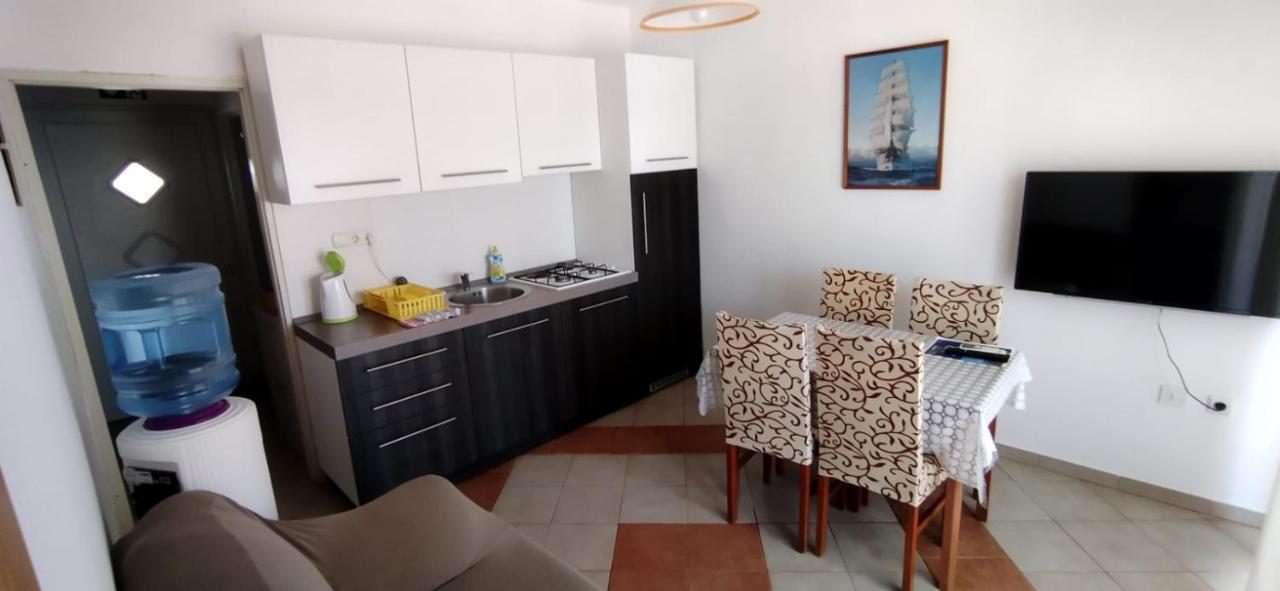 Apartments Natasa วีร์ ภายนอก รูปภาพ